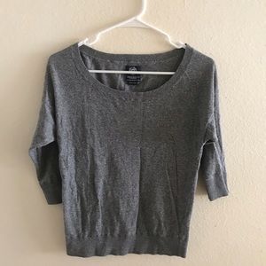American Eagle Outfitters Top in grey!